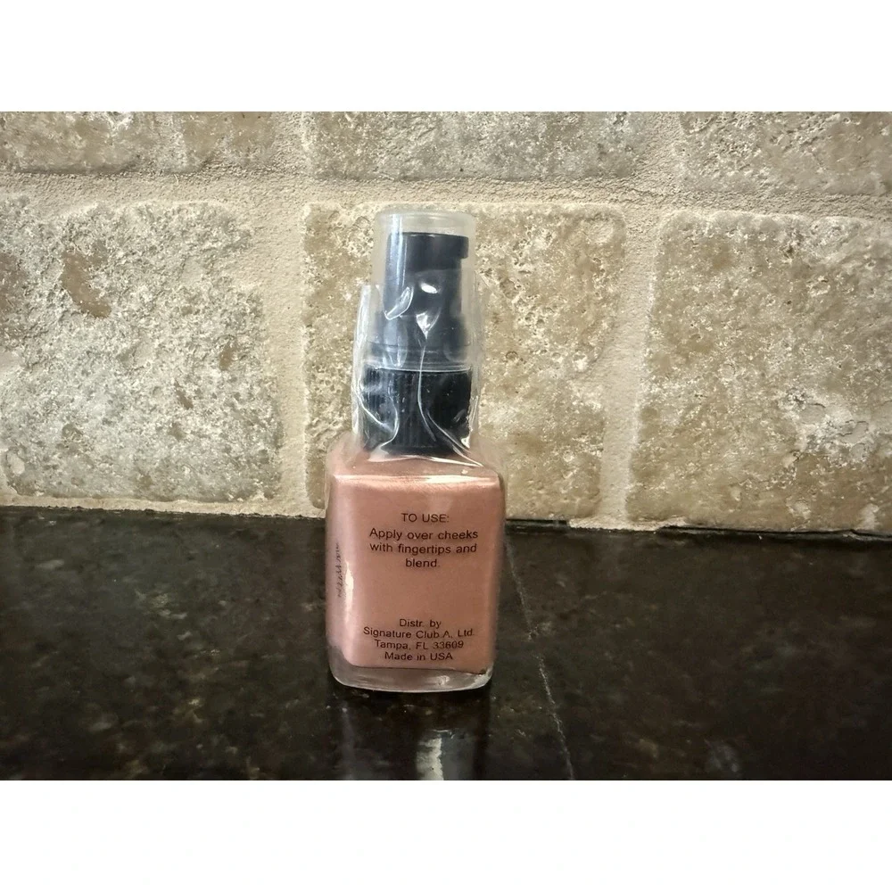 Signature‎ Club A Gleaming Skin Invisible Blush New 1 oz Sealed